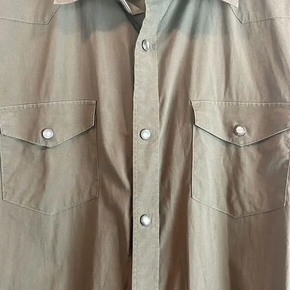 Banana Republic Men’s Green Button Down Dress Shirt Size Large 2 pocket - Picture 4 of 8